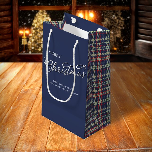 Frohe Weihnachtskalligrafie Script Navy Blue Karie Kleine Geschenktüte (Merry Christmas navy blue, red, and green plaid pattern gift bag.)