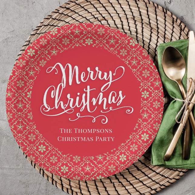 Frohe Weihnachtskalligrafie Script Red Snowflake Pappteller (Whimsical Merry Christmas white calligraphy script red paper plate. )