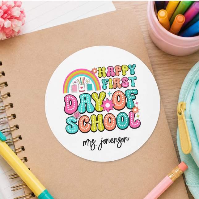 Frohen ersten Schultag  Runder Aufkleber (Happy First Day of School Classic Round Sticker)