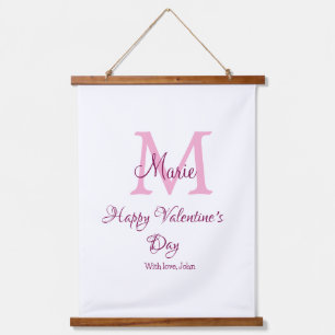 Frohen Valentinstag Monogramm rosa Name Liebe Mädc Wandteppich Mit Holzrahmen