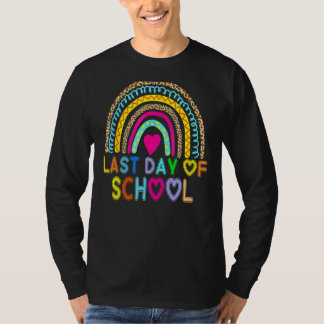 Frohes letztes Schullehrertag Schüler Rainbow L T-Shirt