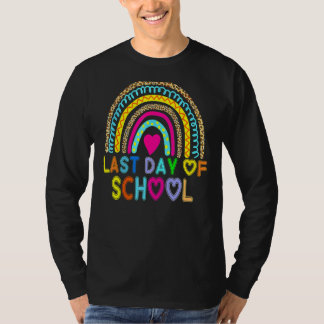 Frohes letztes Schullehrertag Schüler Rainbow L T-Shirt