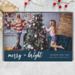 Fröhlich und hell Elegantes Weihnachtskids-Foto Feiertagskarte<br><div class="desc">Feiern Sie die Saison mit der fröhlichen und hellen Weihnachtskids Foto Holiday Card mit einer sanften blauen Farbpalette. Dieses elegante und schlichte Design setzt das Foto Ihres Kindes in den Mittelpunkt, gerahmt von gepflegter Typografie und einem sanften, winterlichen Ambiente. Diese Karte ist ideal für Familien, die eine moderne und zugleich...</div>