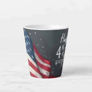 Fröhliche 4. Juli Vintage-Flaggen-Illustrationskun Milchtasse