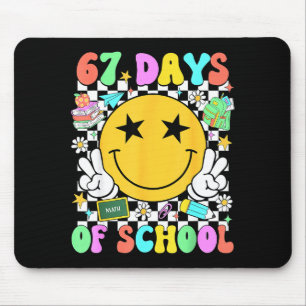 Fröhliche 67. Schultags Stimmung Lächeln Gesicht 6 Mousepad