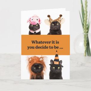 Fröhliche Halloween-Katze in Kostümen Humor Feiertagskarte