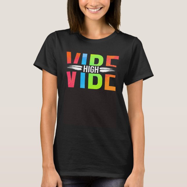 Fröhliche Hochzeitstorte T-Shirt (Vorderseite)