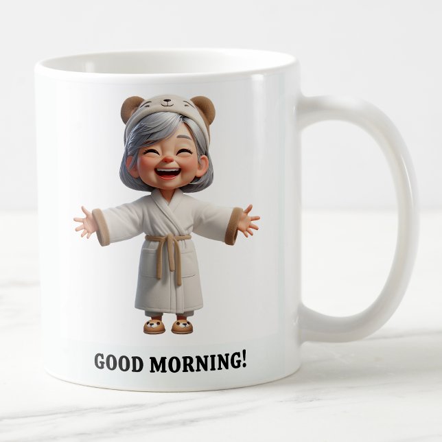 Fröhliche Senior Citizen in einer gemütlichen Robe Kaffeetasse (Von Creator hochgeladen)