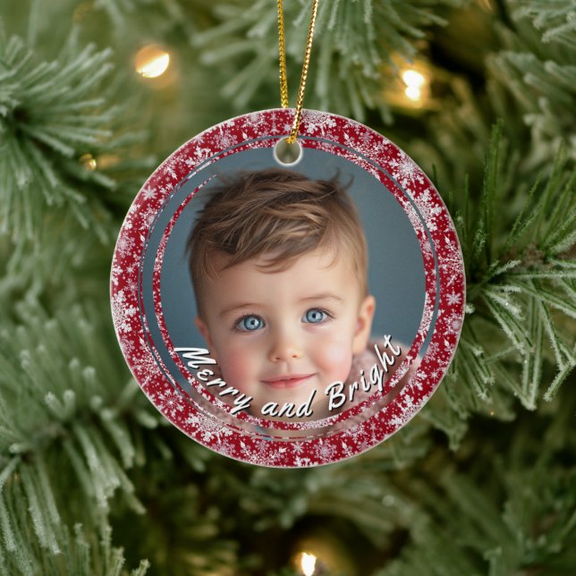 Fröhliche und helle Schneeflocken Rotes Foto für k Keramik Ornament (Baum)