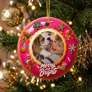 Fröhliche und strahlende rosa Donut-Lebkuchen-Foto Keramik Ornament