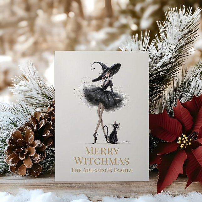 Fröhliche Witchmas-Goth-Weihnachtskarte Feiertagskarte (Merry Witchmas Gothic Witch Custom Greeting Card on a wooden table with Christmas decoration)