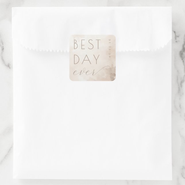 Fröhlicher Beiger Wasserfarben-Hochzeitsaufkleber Quadratischer Aufkleber (Tasche)