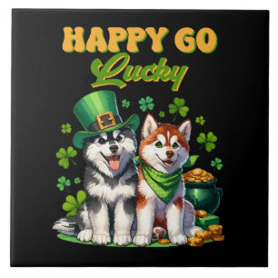 Fröhlicher Glückspilz Süßer Husky St. Patricks Tag Fliese