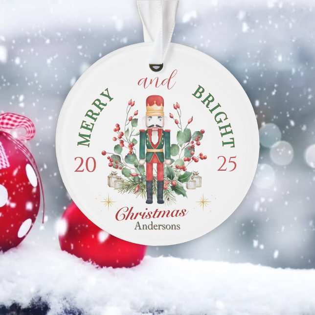 Fröhlicher & Heller Weihnachts-Nussknacker-Soldat  Ornament (Von Creator hochgeladen)