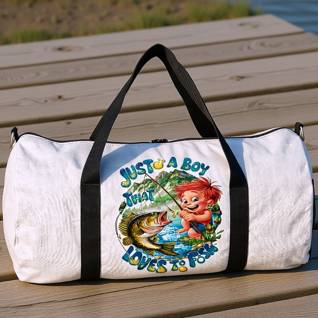 Fröhlicher Junge beim Fangen eines Fisches Duffle Bag (Von Creator hochgeladen)