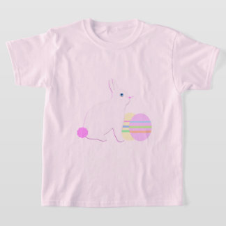 Fröhlicher Osterhase und Eier  T-Shirt