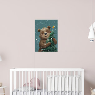 Fröhlicher süßer Bär umarmt Weihnachtsbaum Poster