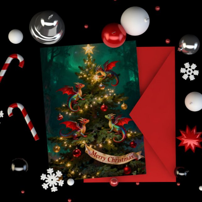 Fröhlicher Unfug – Weihnachtsdrachen im Baum Karte (Von Creator hochgeladen)