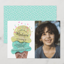 Fröhliches blaues Eiscreme Geburtstagsparty Foto