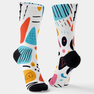 Fröhliches, farbenfrohes, geometrisches Muster im Socken