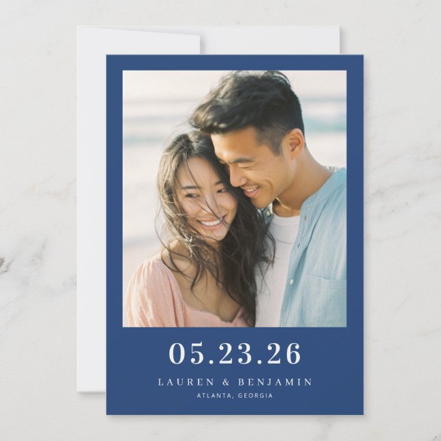 Fröhliches Navy Minimalist Foto Save The Date (Vorderseite)