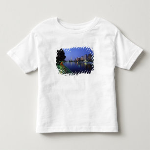 Front du Seine und Eiffelturm, Paris, Frankreich 2 Kleinkind T-shirt