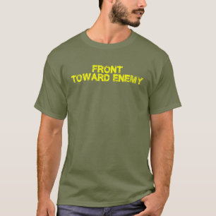 Front zum feindlichen lustigen Militär T-Shirt