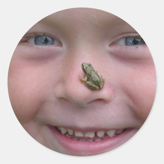 Frosch auf Nase Runder Aufkleber (Vorderseite)