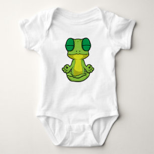 Frosch beim Yoga in Cross-Binary Baby Strampler