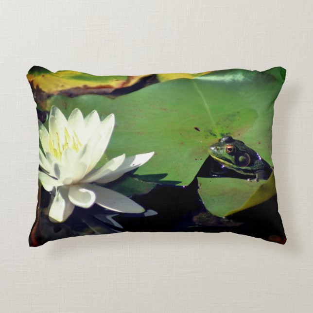 Frosch Bewunderung Wasserlilie Lotus Blume Dekokissen (Vorderseite)