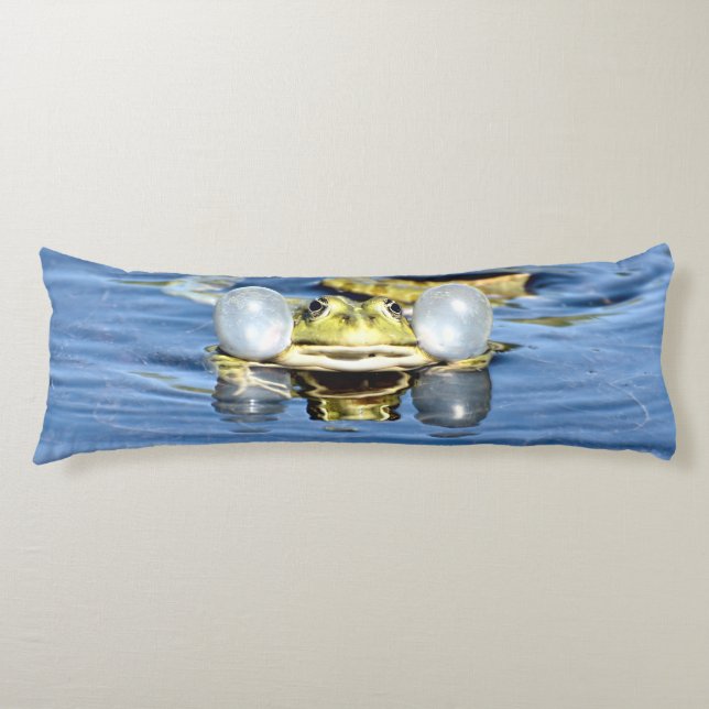Frosch in Wasser mit Luftsaure Seitenschläferkissen (Vorderseite)