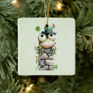 Frosch mit grünem Hut und Kleeblatt süß Keramikornament