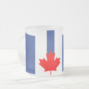 Frostierter kleiner Glaskrug mit Flagge von Toront Mattglastasse
