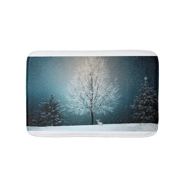 Frostiger Baum im Abend Badematte (Vorderseite)