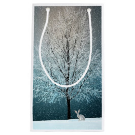 Frostiger Baum im Abend Kleine Geschenktüte