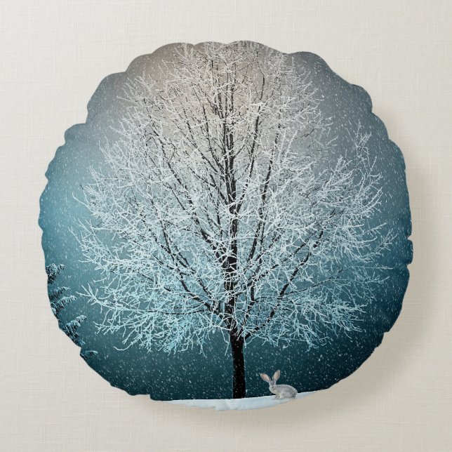 Frostiger Baum im Akzent-Kissen des Abends Rundes Kissen (Vorderseite)