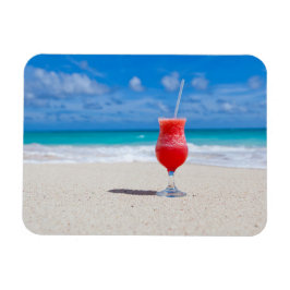 Frostiger Strawberry Drink am Strand Magnet