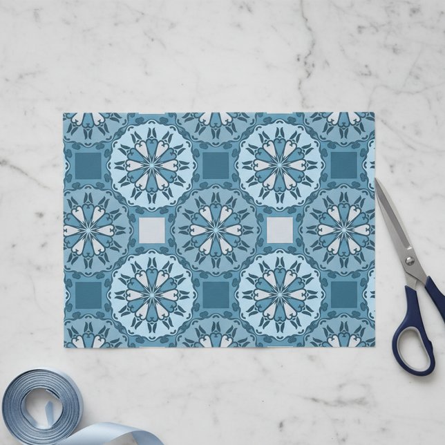 Frosty Blue Winter Mosaik Kaleidoscope Muster Seidenpapier (Von Creator hochgeladen)