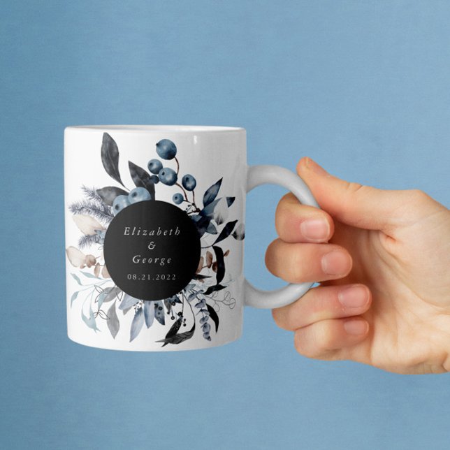 Frosty Dusty Blue Winter Floral Monogram Wedding Kaffeetasse (Von Creator hochgeladen)