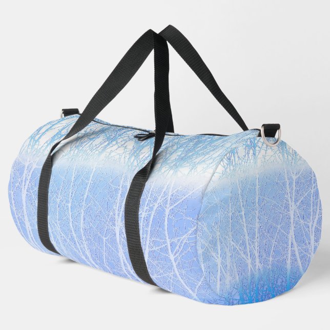 Frosty MIsty Trees Baby Blue Duffle Bag (Linke Ecke)