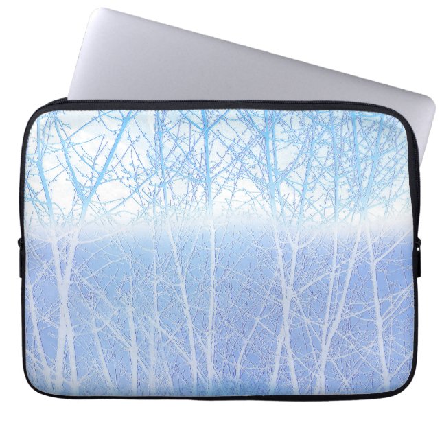 Frosty MIsty Trees Baby Blue Laptopschutzhülle (Vorderseite)