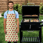 Fruchtsommer Red Watermelon Muster Schürze<br><div class="desc">Schürze mit einem sommerlich fruchtigen Muster teilweise gegessener Wassermelonen auf hellgelbem Hintergrund. *Bitte beachten Sie,  dass das Zazzle-Wasserzeichen,  das in der Zoomvorschau angezeigt wird,  NICHT auf dem gedruckten Endprodukt erscheint. © Rosewood and Citrus</div>
