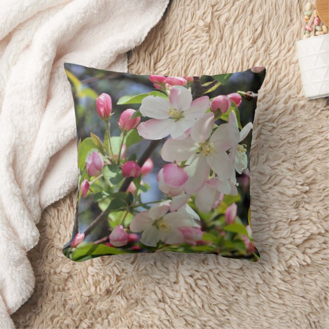 Frühe Kirschapfelblüten 3  Kissen (Decke)