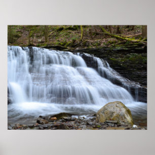 Früher Frühlings-Abend an den Wasserfällen. Plakat