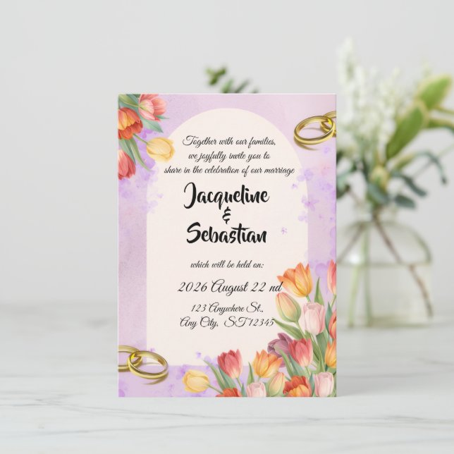 Frühjahrs-Tulpenbogen-Hochzeit Einladung (Stehend Vorderseite)