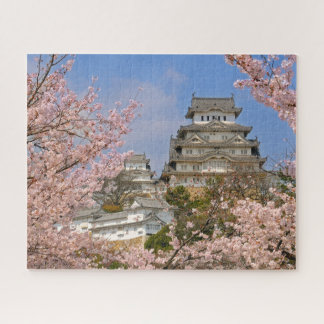 Frühjahrskirsche Blüten auf Himeji Castle in Japan Puzzle