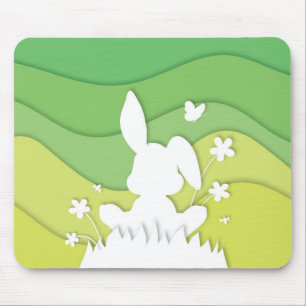 Frühjahrslandschaft, Osterhase auf Gras Mousepad