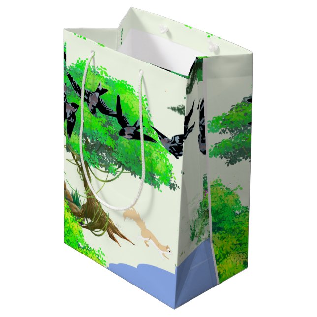 Frühjahrswald mit Vögeln und Eichhörnchen - Natur Mittlere Geschenktüte (Rückseite Schrägansicht)