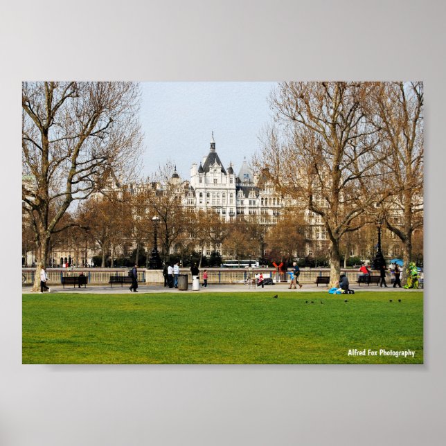 Frühling am Embankment Poster (Vorne)