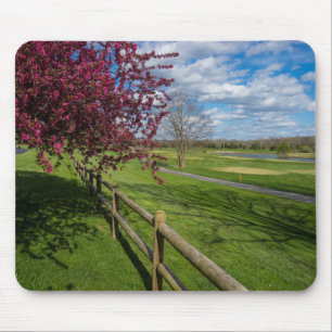 Frühling am Rivercut Mousepad